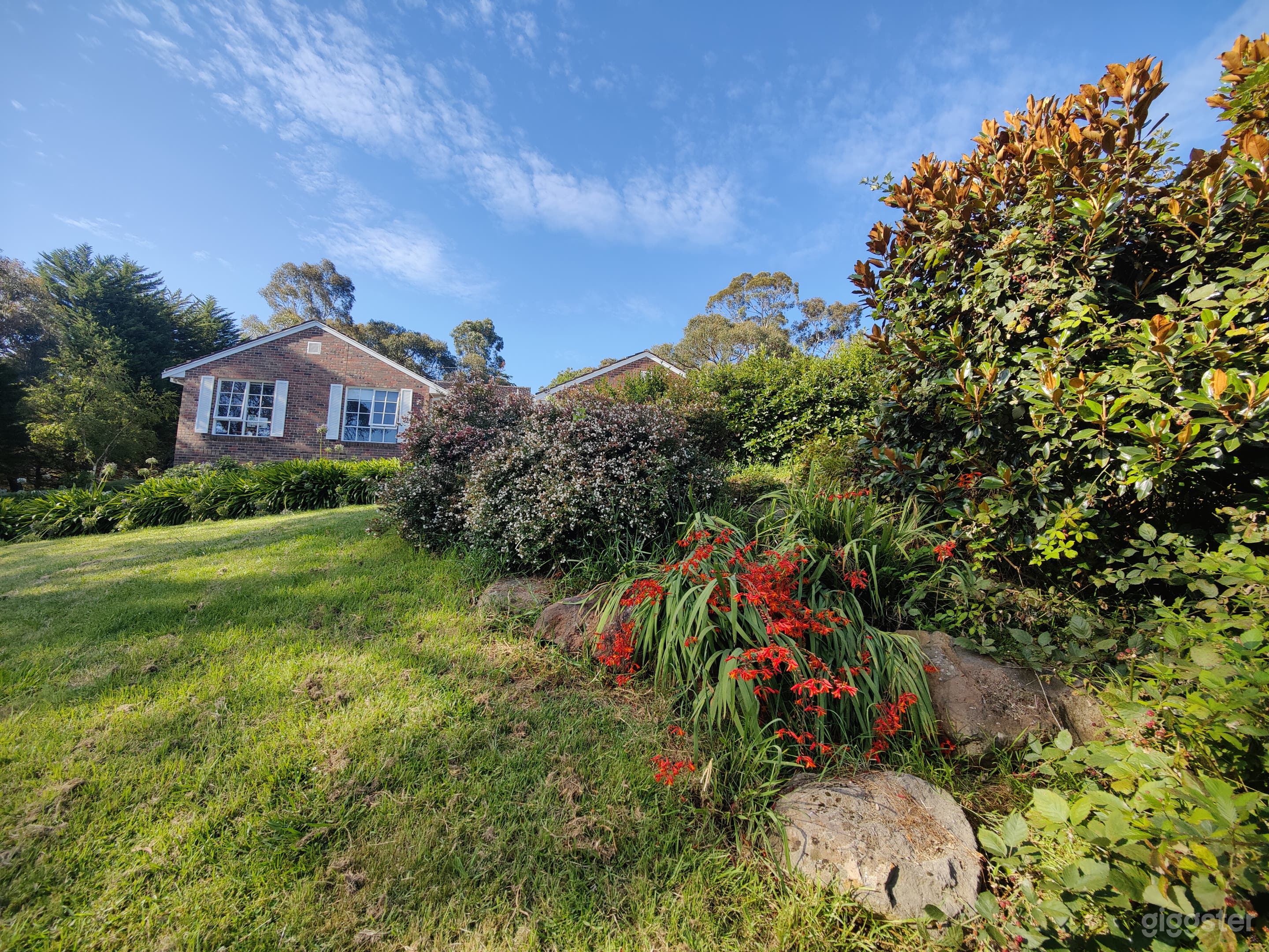 Acre land Charming Retreat with Pool and Fireplace Photo 2