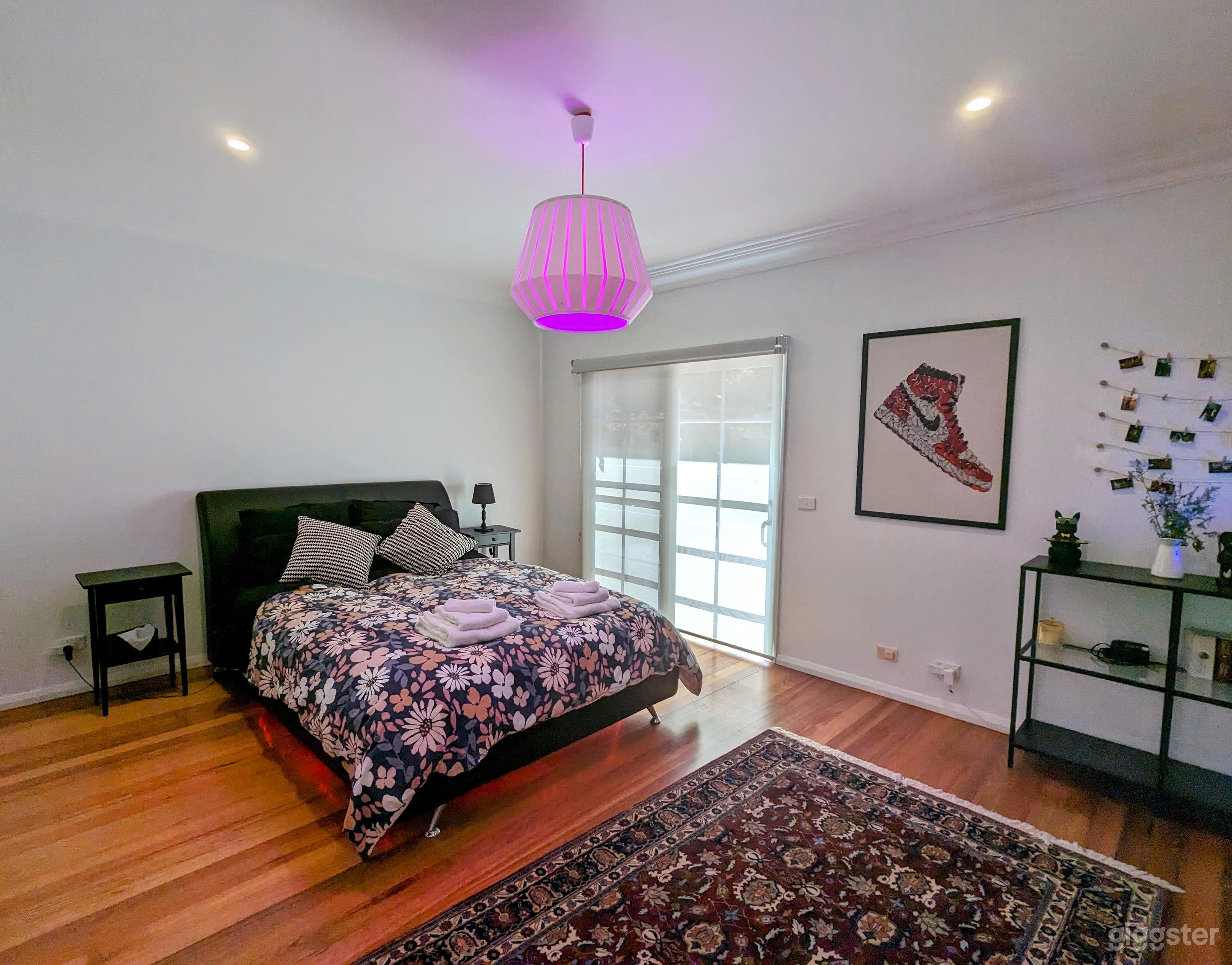 Acre land Charming Retreat with Pool and Fireplace Photo 4