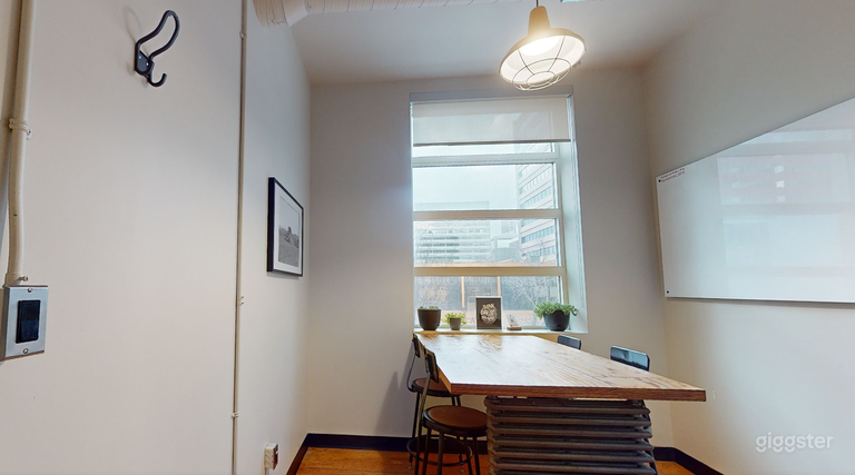  Cozy & Professional Meeting Space 