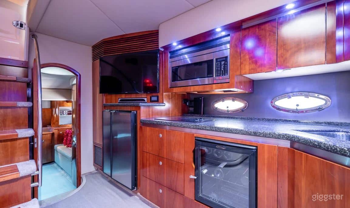 55 ft Cruisers Yacht  Photo 3