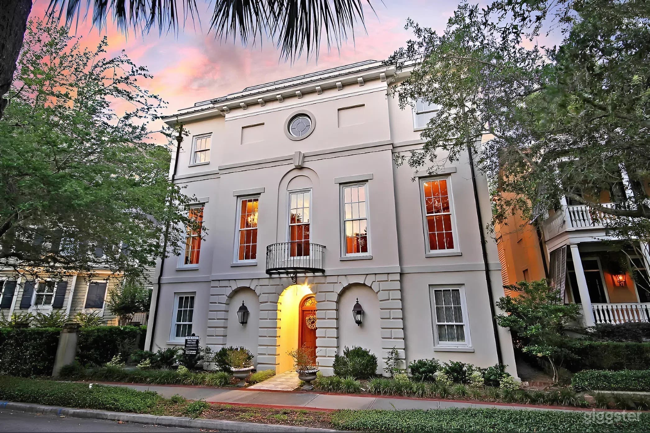 Hollywood Glamour in a European Private Villa, Charleston Photo 2