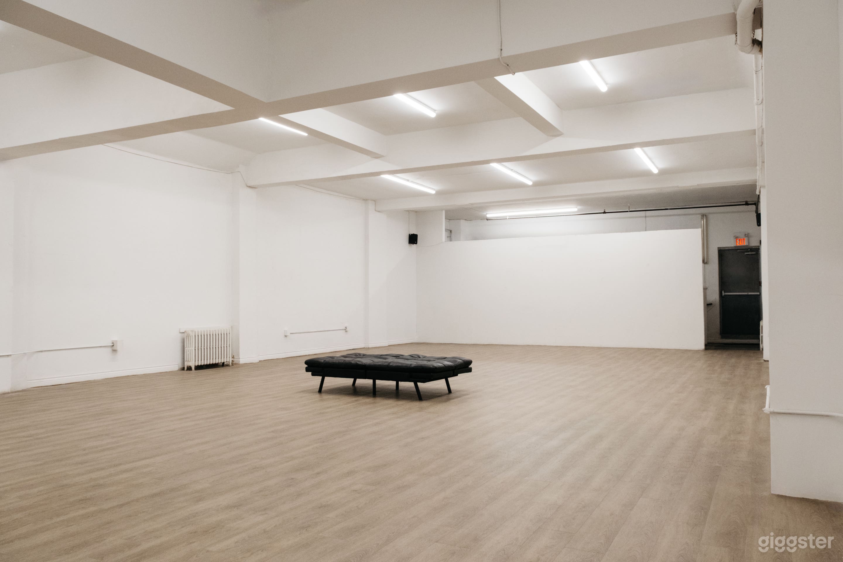 STUDIOS / Open Floor Photo 4