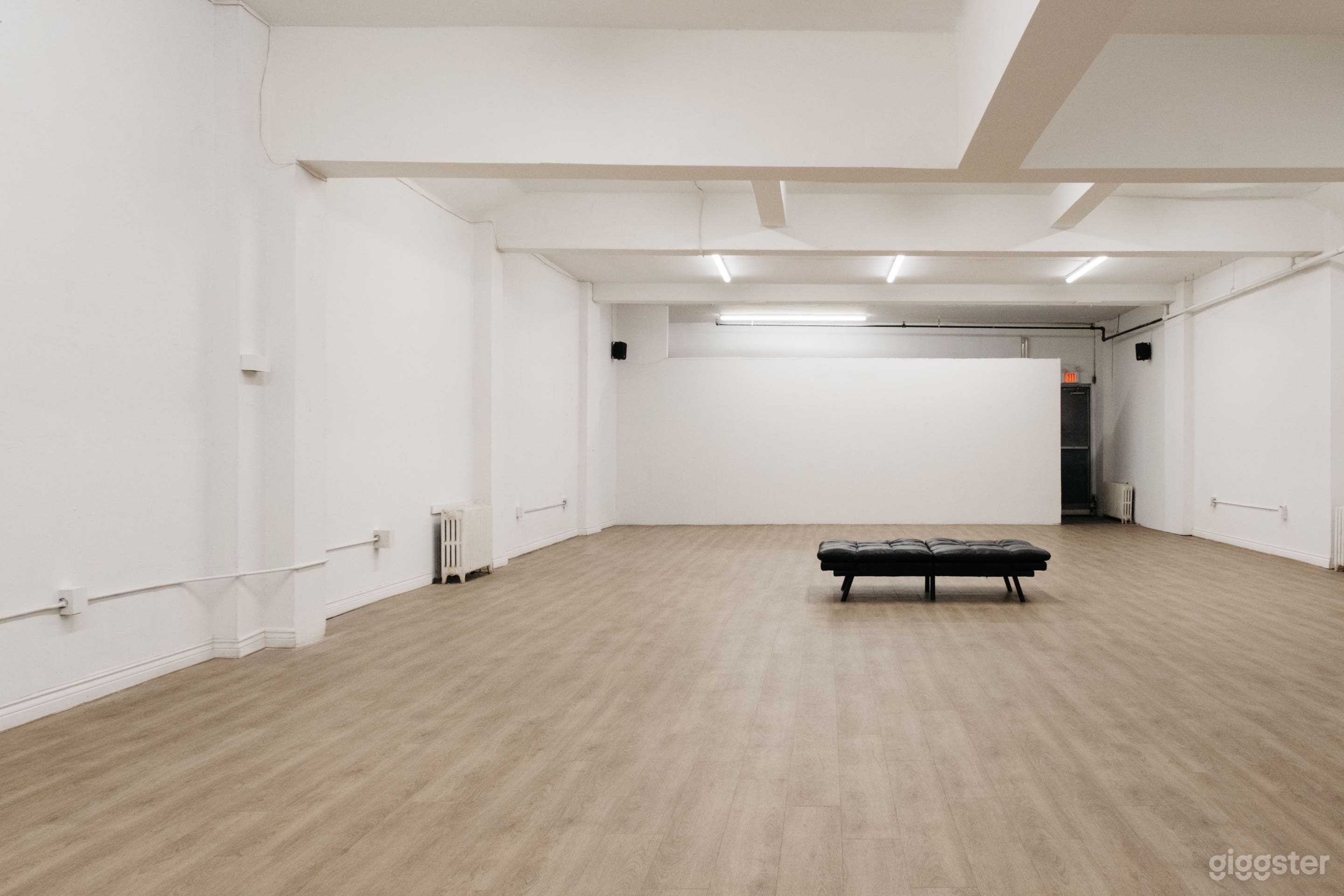 STUDIOS / Open Floor Photo 3