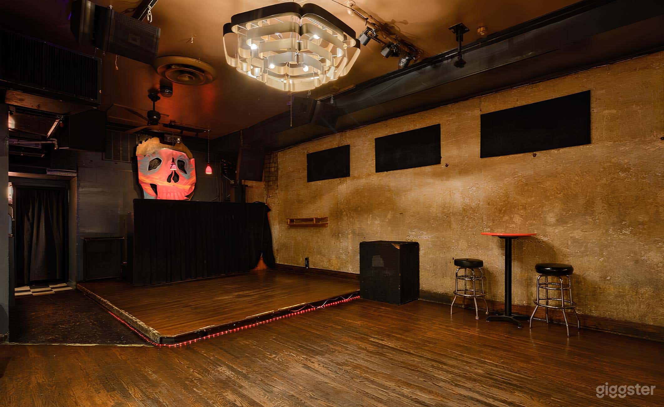 Subterranean Intimate Lounge Photo 4