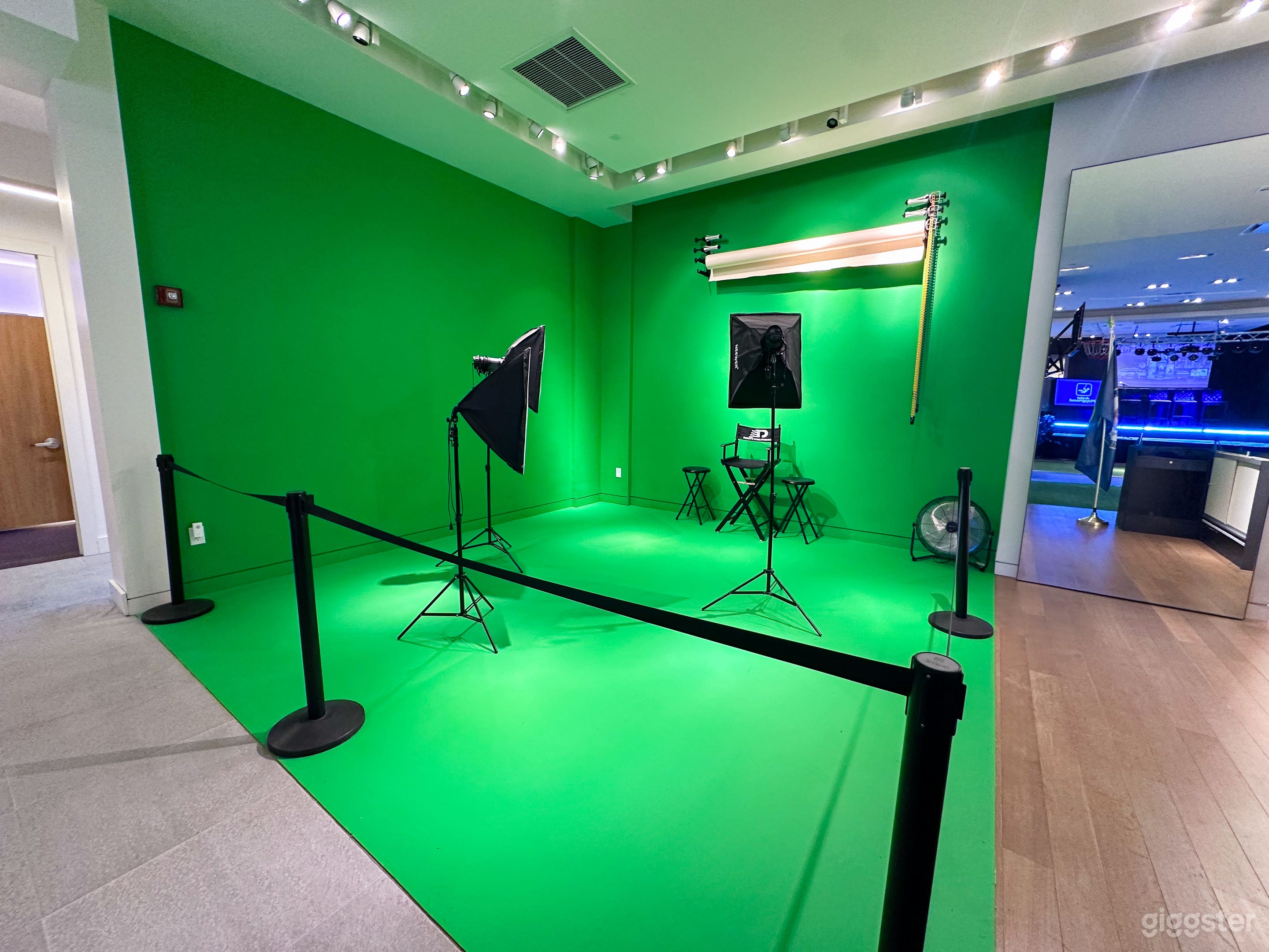 Versatile Photography Space by the Boardwalk Photo 1