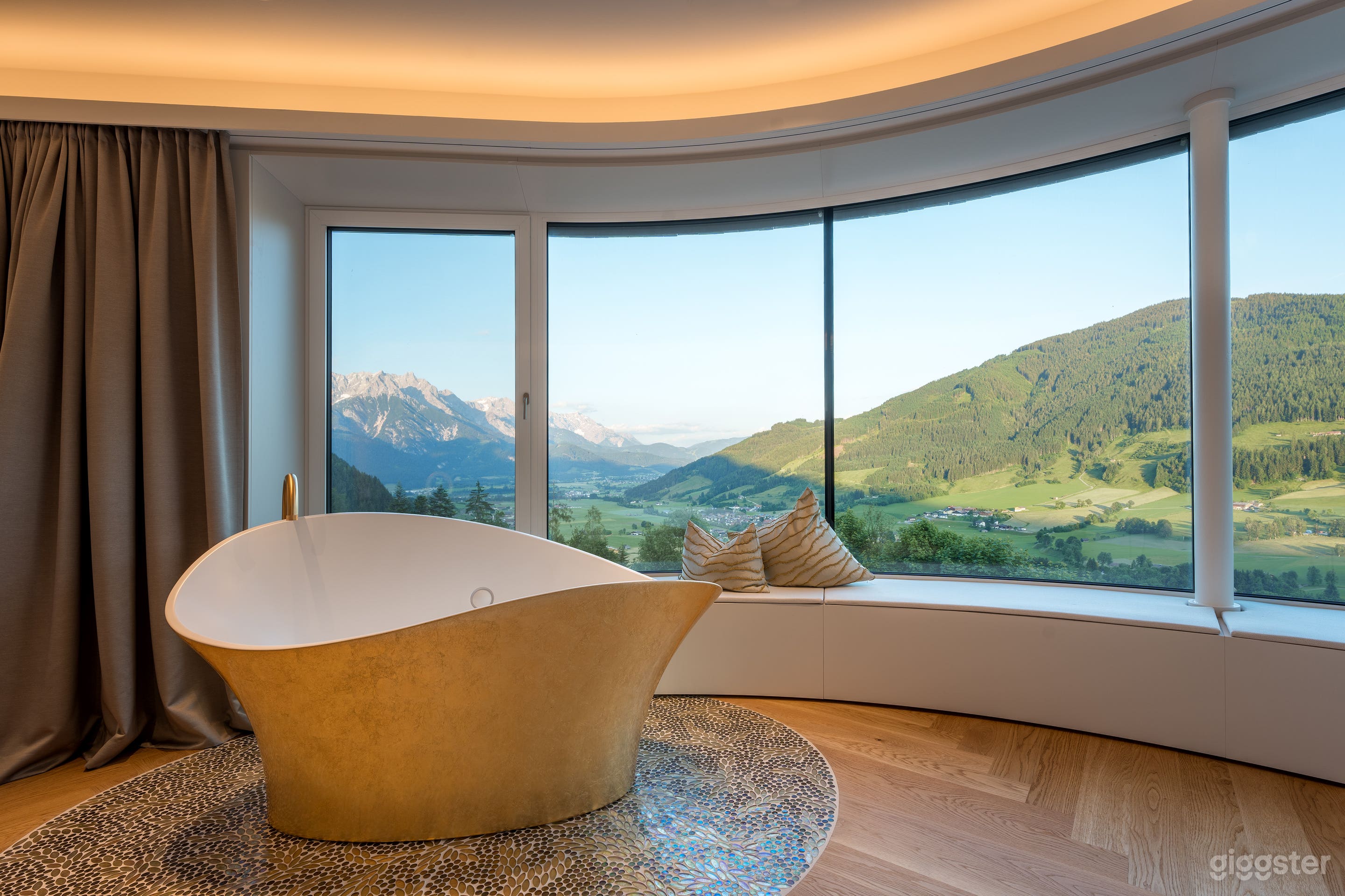 Ultra-Luxury Alpine Estate With Panoramic Views & Cinematic Photo 4