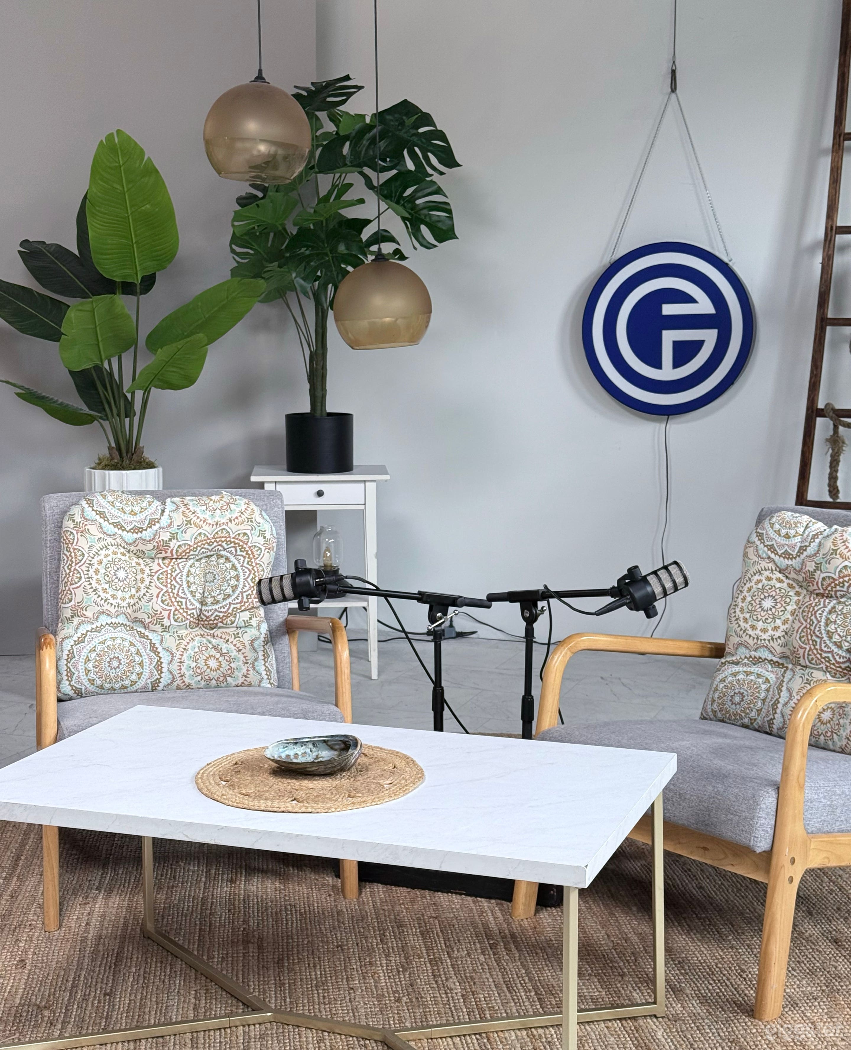 Podcast Set - Photo / Video Production Studio Photo 4