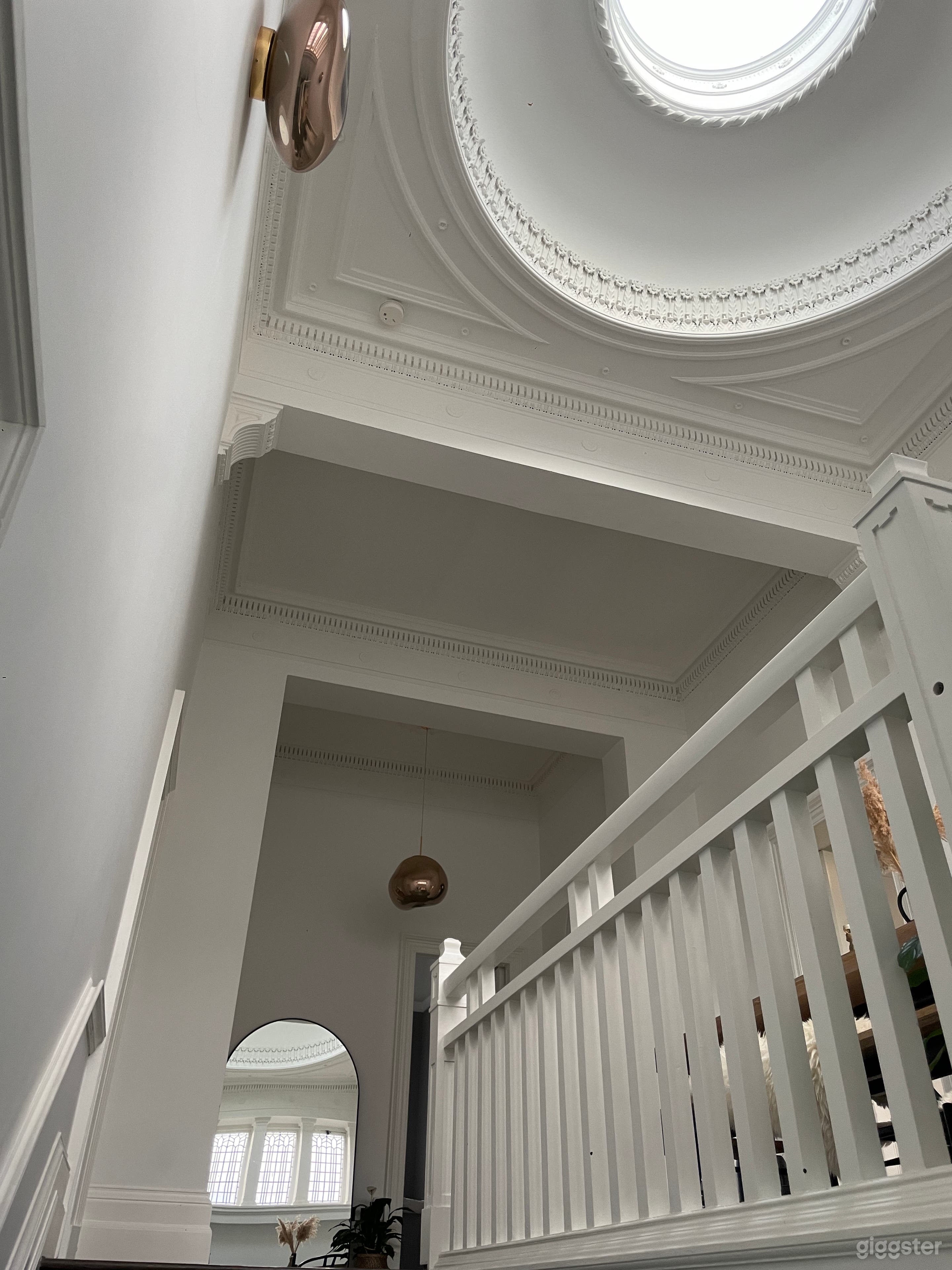 Sunny 1890s Victorian Upper Conversion, Cuppola & Cinema Photo 2