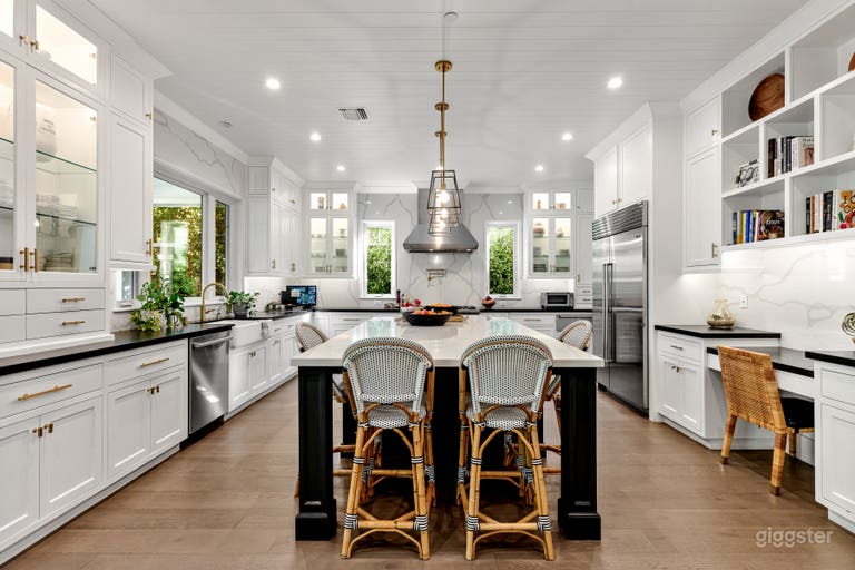  CRISP CONTRAST CALIFORNIA COOL DESIGNER ESTATE 