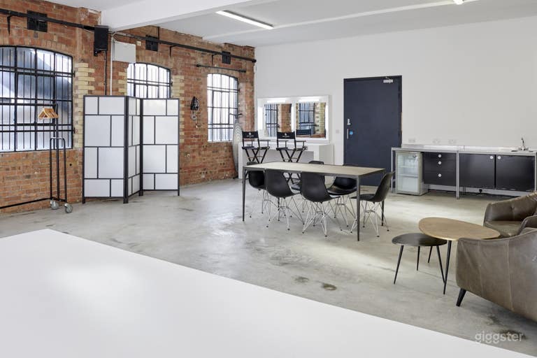  Modern Studio 3  