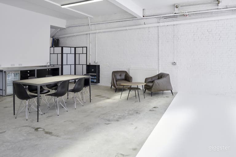  Modern Studio 3  