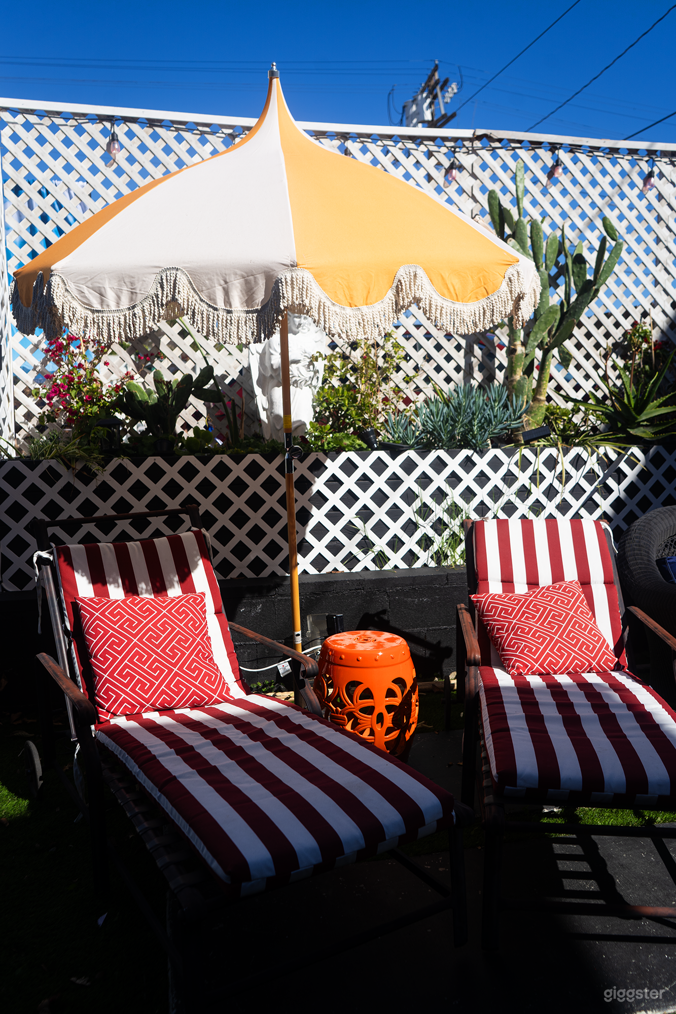 Vintage Showgirl Boudoir Studio, Vaudeville Stage &amp; Garden! Photo 4