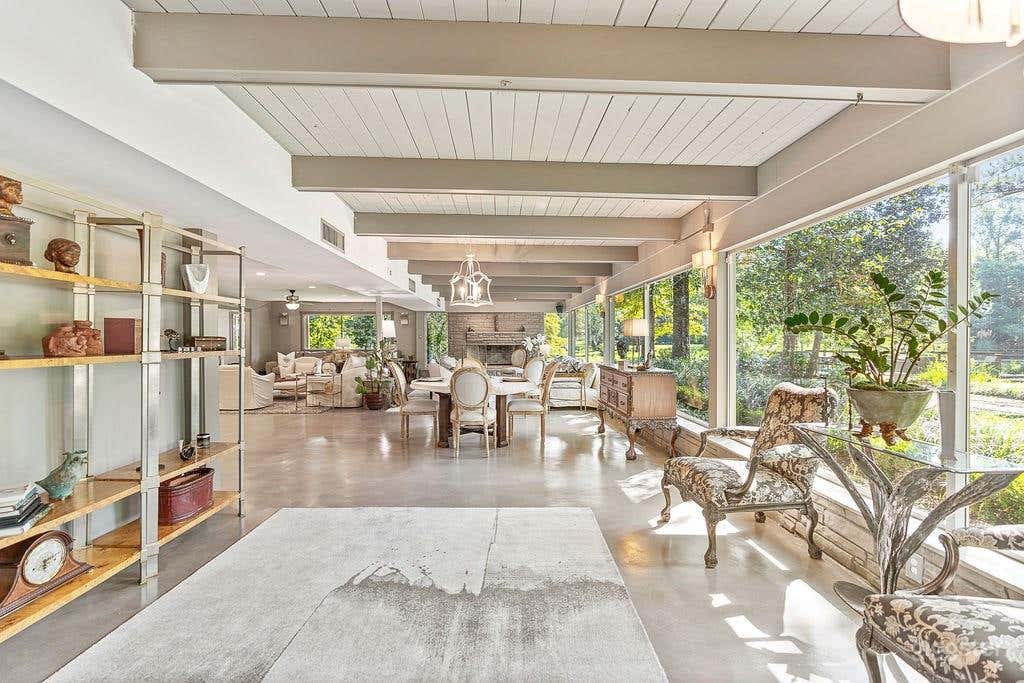 Entertainer's Dream Mins from Downtown Covington! Photo 2