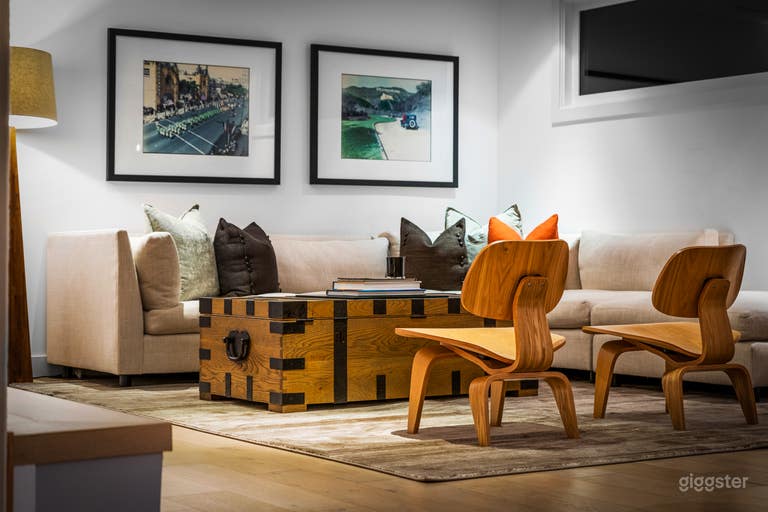  PRODUCTION-PERFECT VILLA WITH SKYLIGHTS  