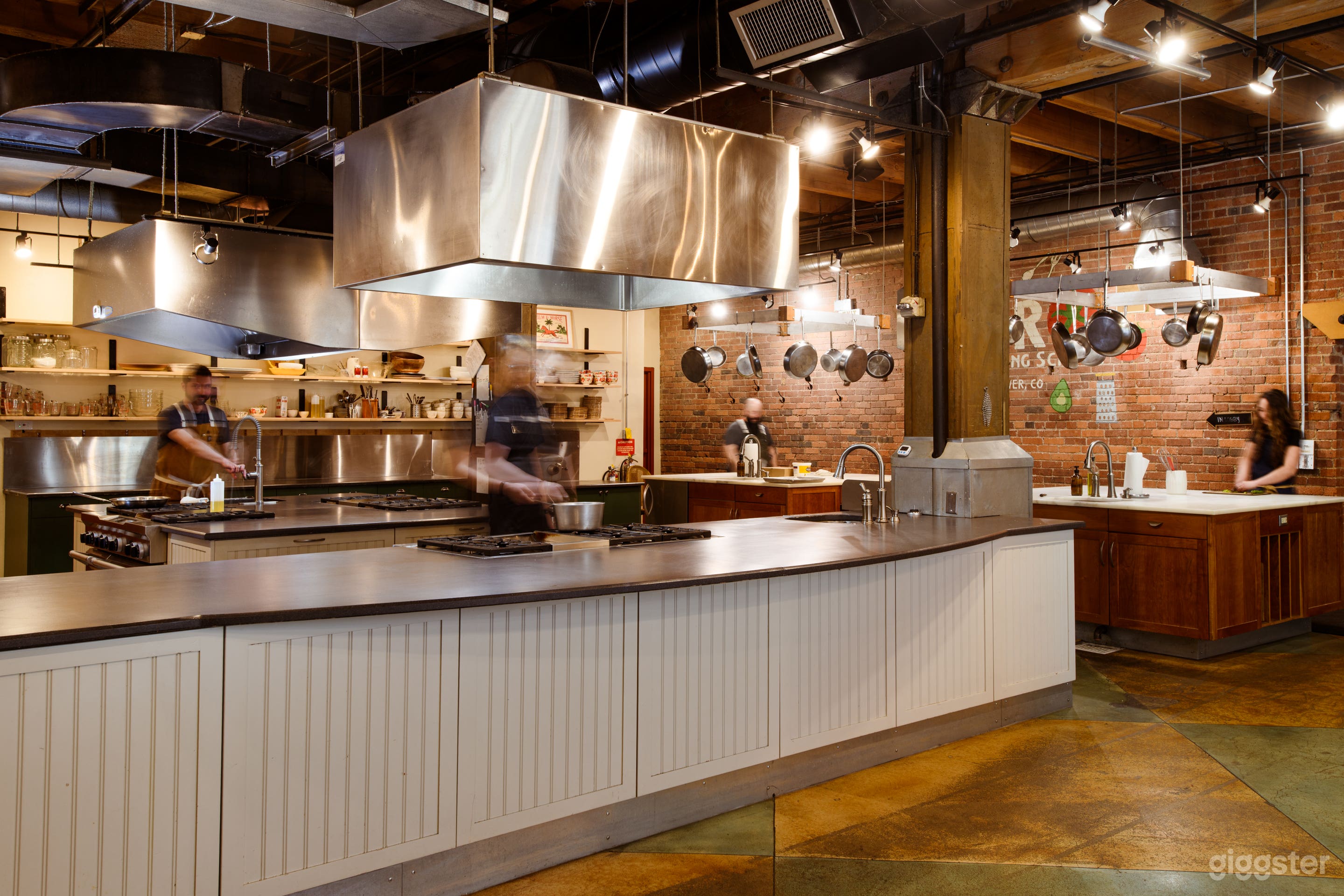 Functional, recreational cooking school Photo 3