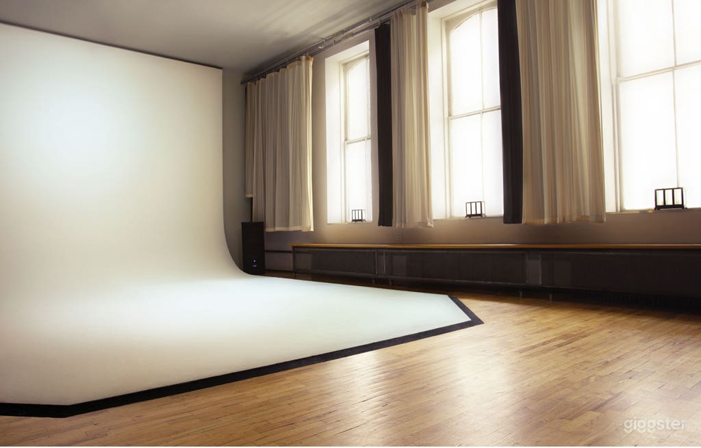 16 Ft Ceiling Cyc Studio Union Sq Photo 2