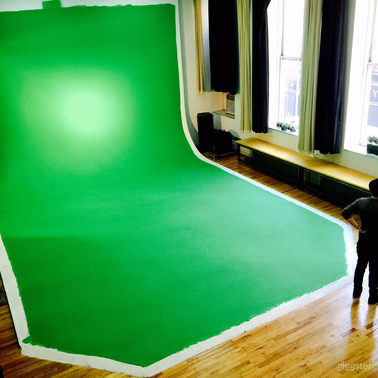 16 Ft Ceiling Cyc Studio Union Sq Photo 3