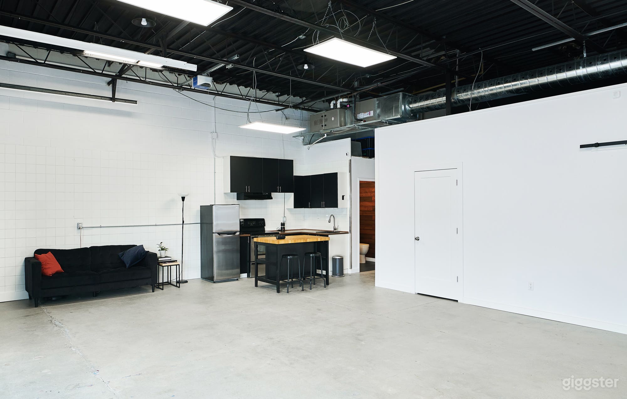 Kitchen + Client Area