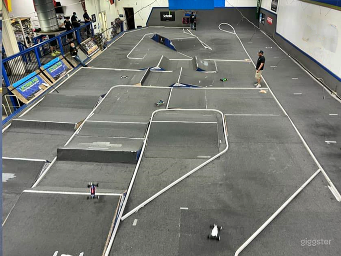Indoor Off Road RC Car Racing track Photo 2