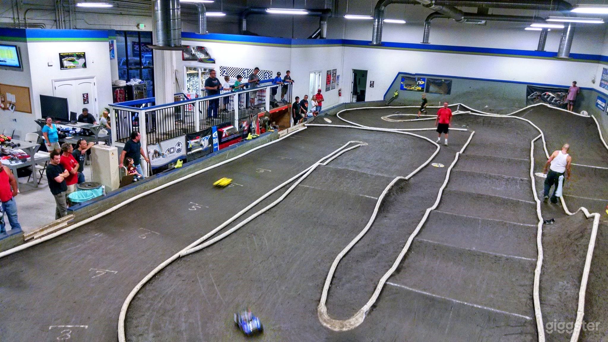 Indoor Off Road RC Car Racing track Photo 3