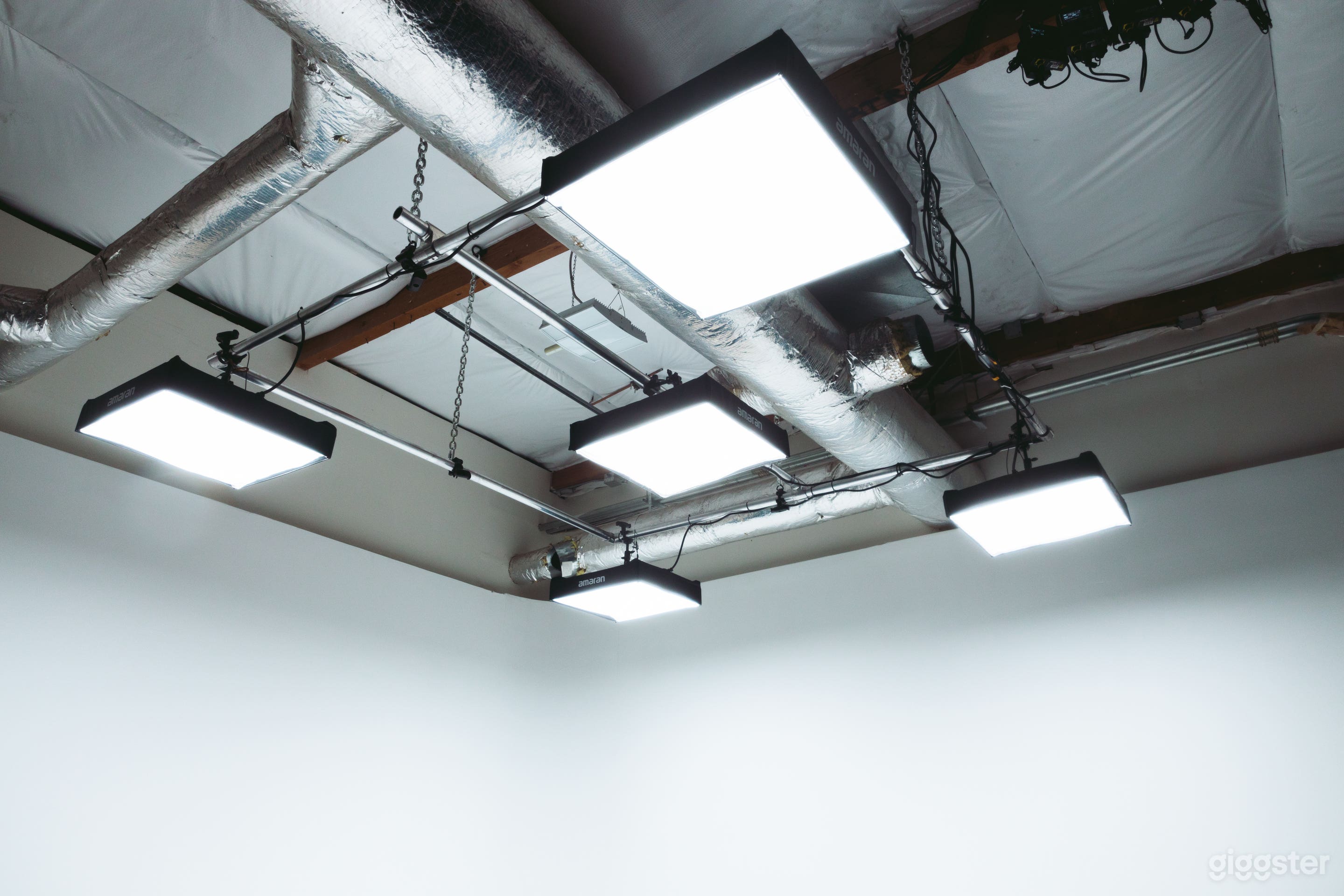 Fully RGB LED White Cyclorama &amp; Production Studio Photo 4