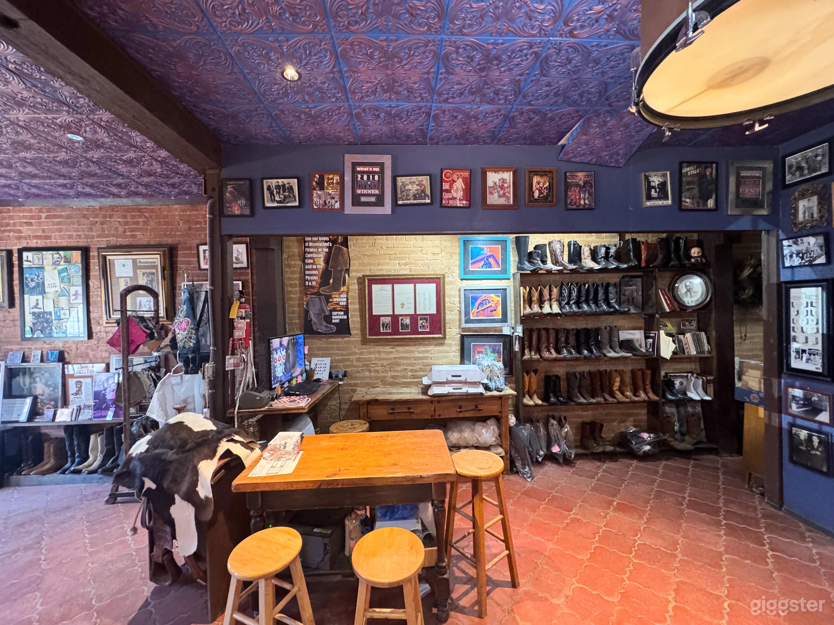 Eclectic Shop Retail Front with Man Cave in Back plus more Photo 3