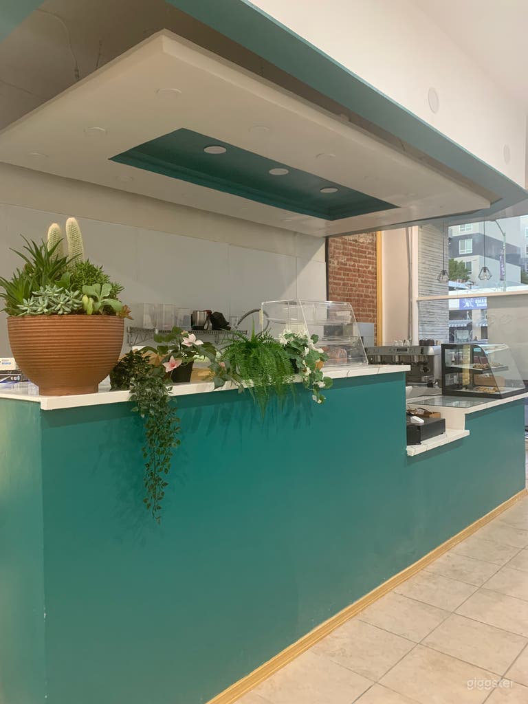  Tel Urban Cafe 