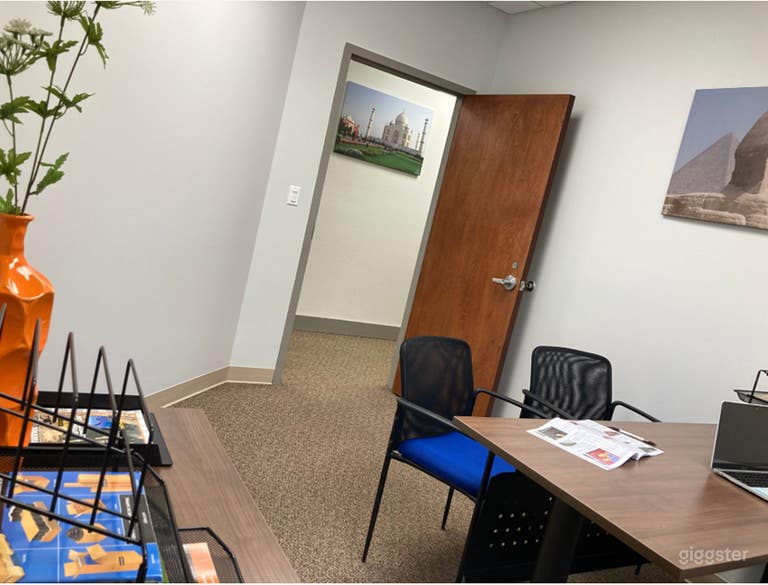  Private Day Office, Comfortable Workspace 