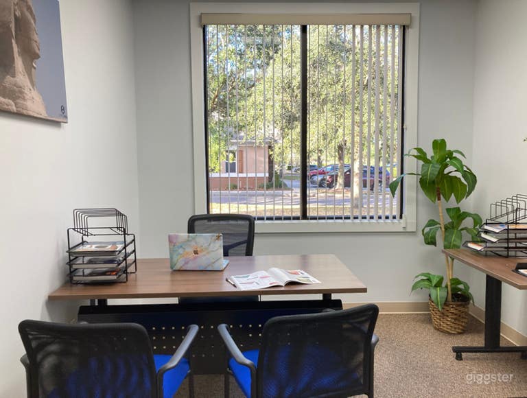  Private Day Office, Comfortable Workspace 