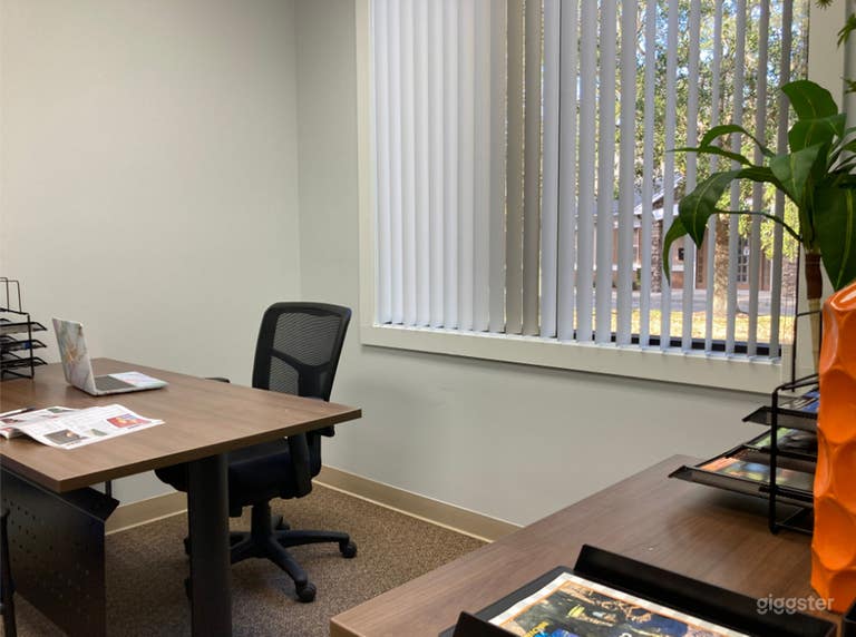  Private Day Office, Comfortable Workspace 