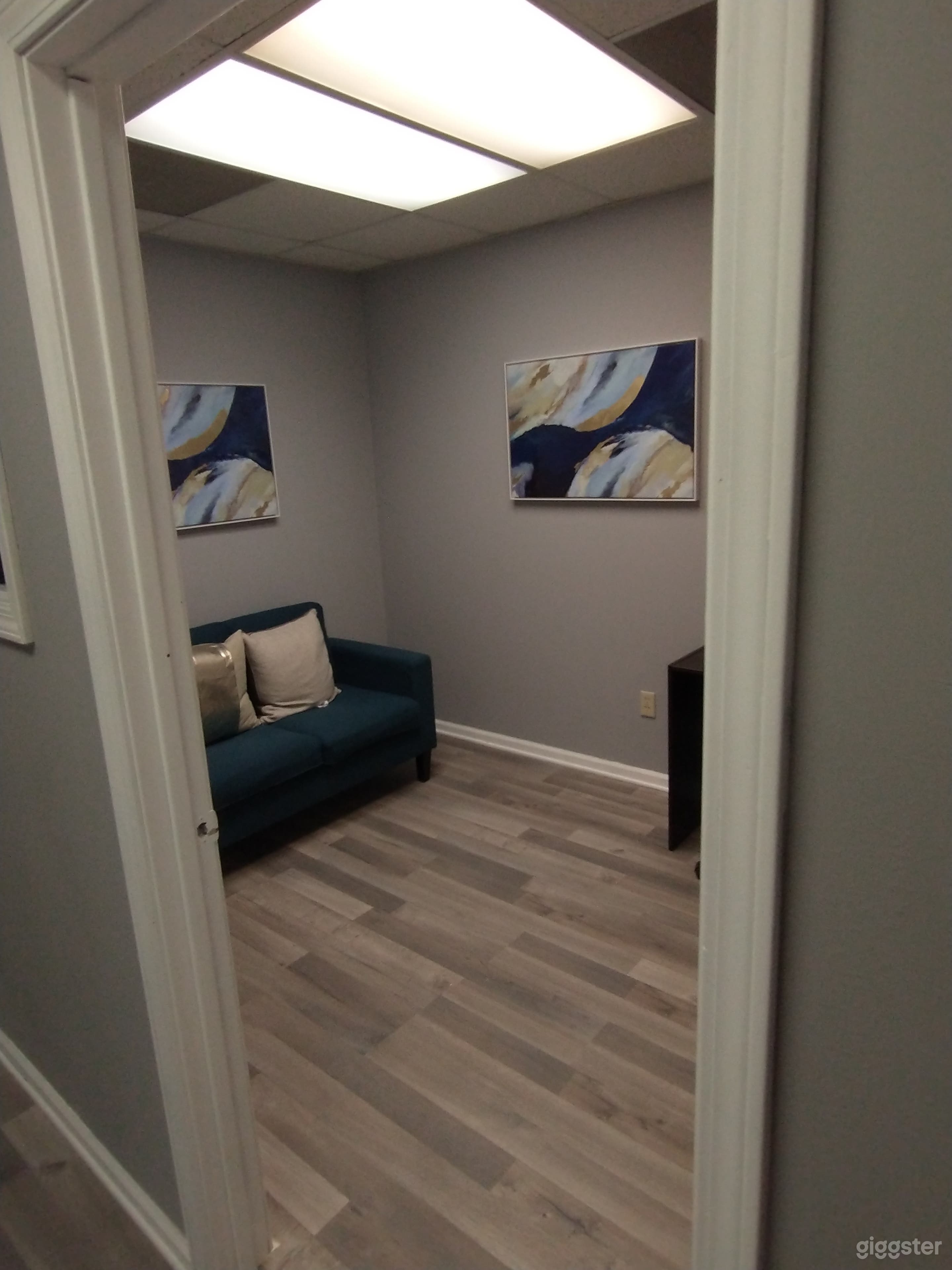 3 Person Office Space B Photo 1