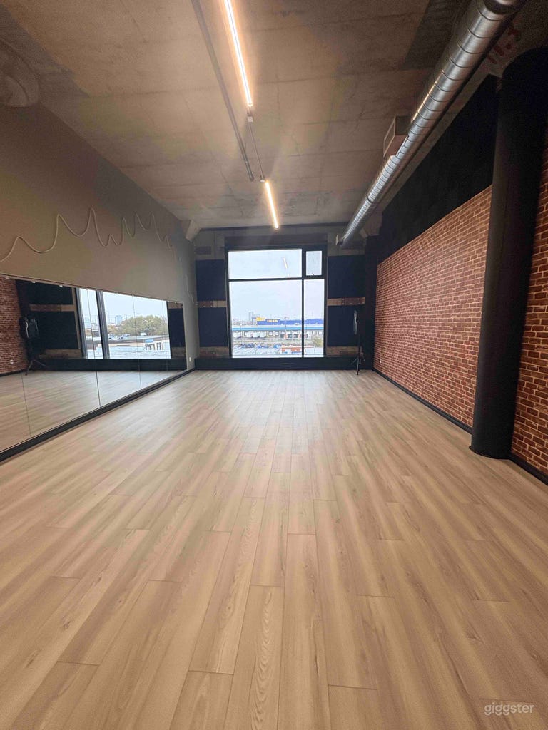  Bright Creative Studio space for Dance/Workshops 