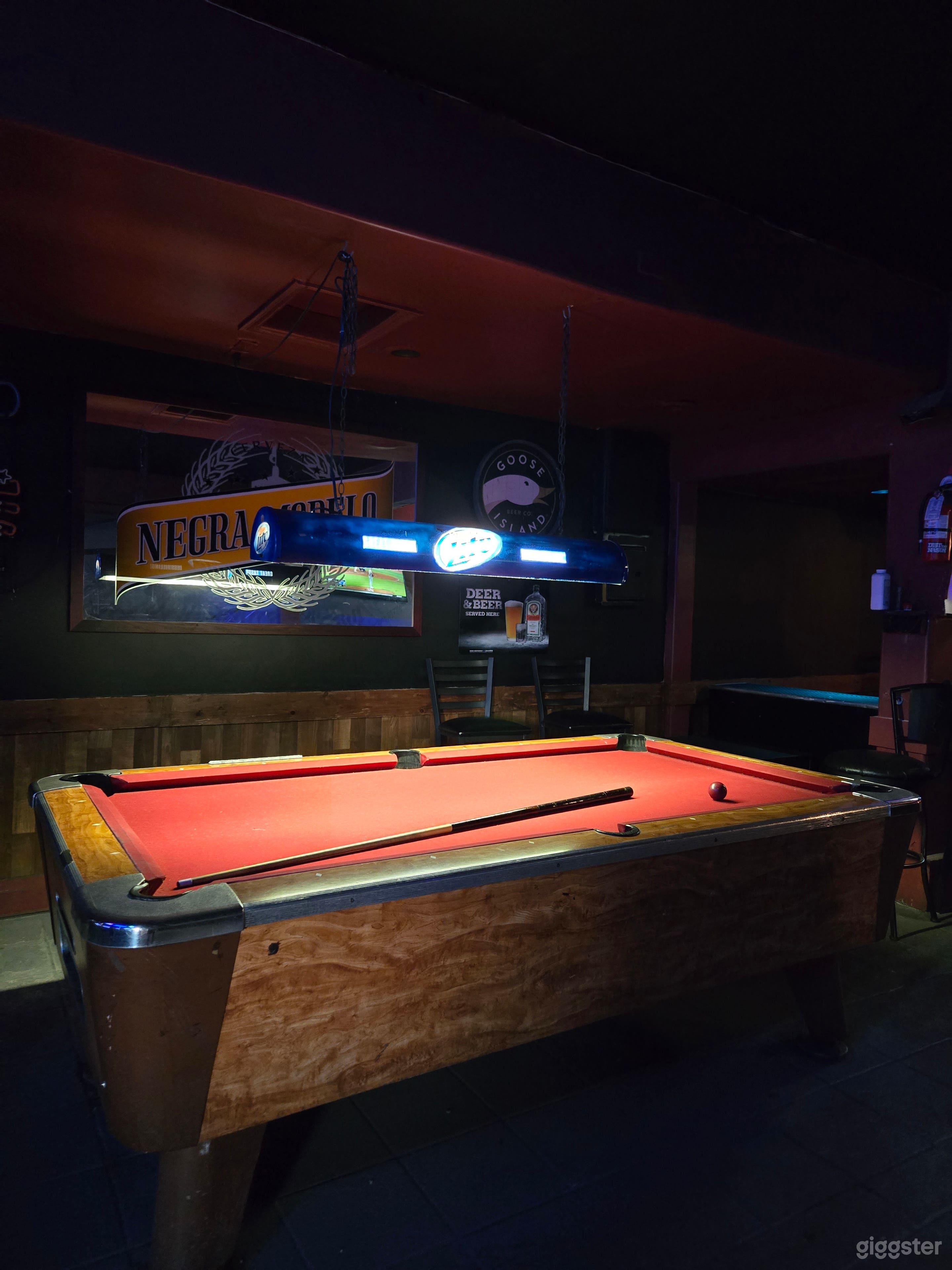 Pool Table and Dive Dream Photo 3