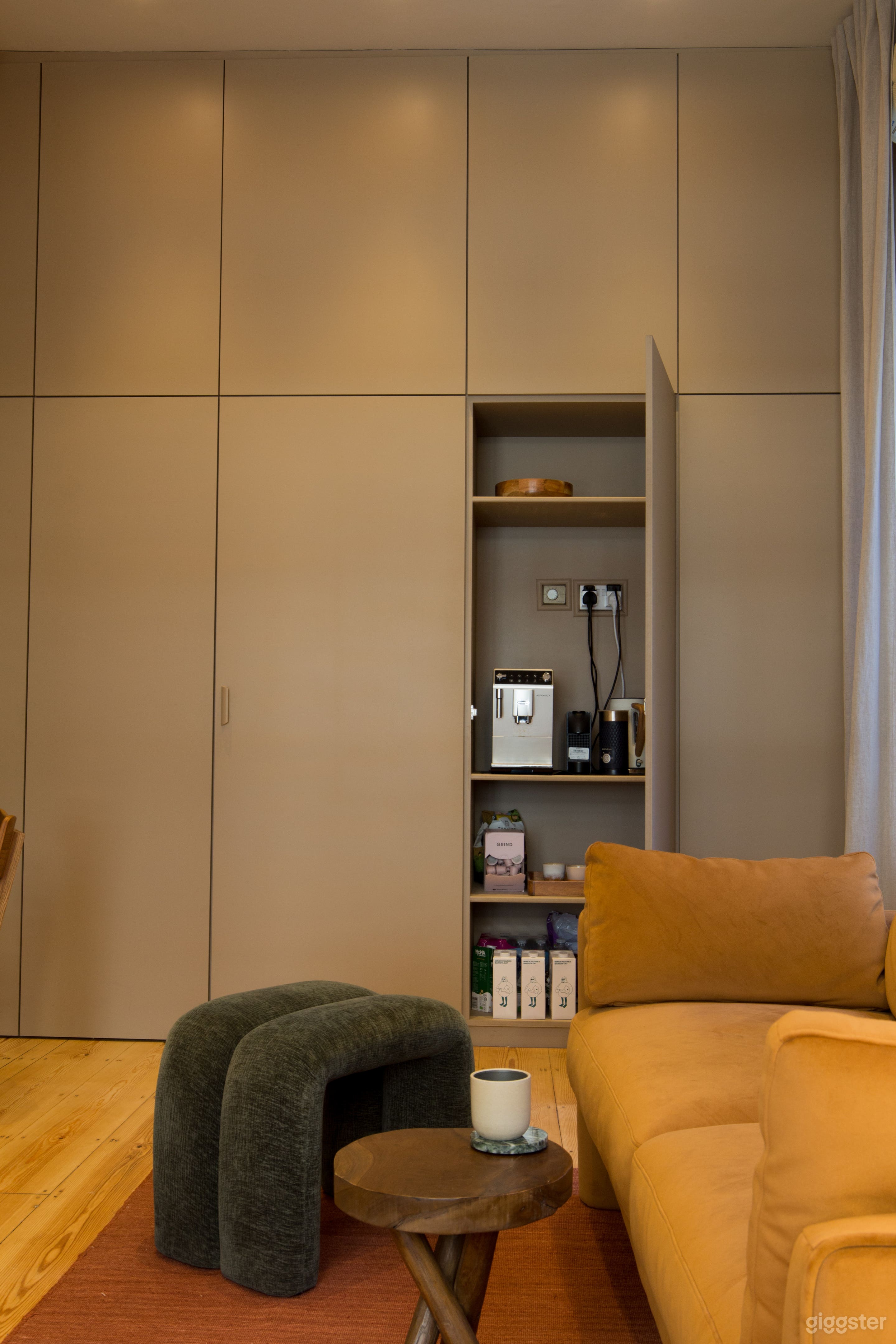 Shoreditch modern space Photo 3