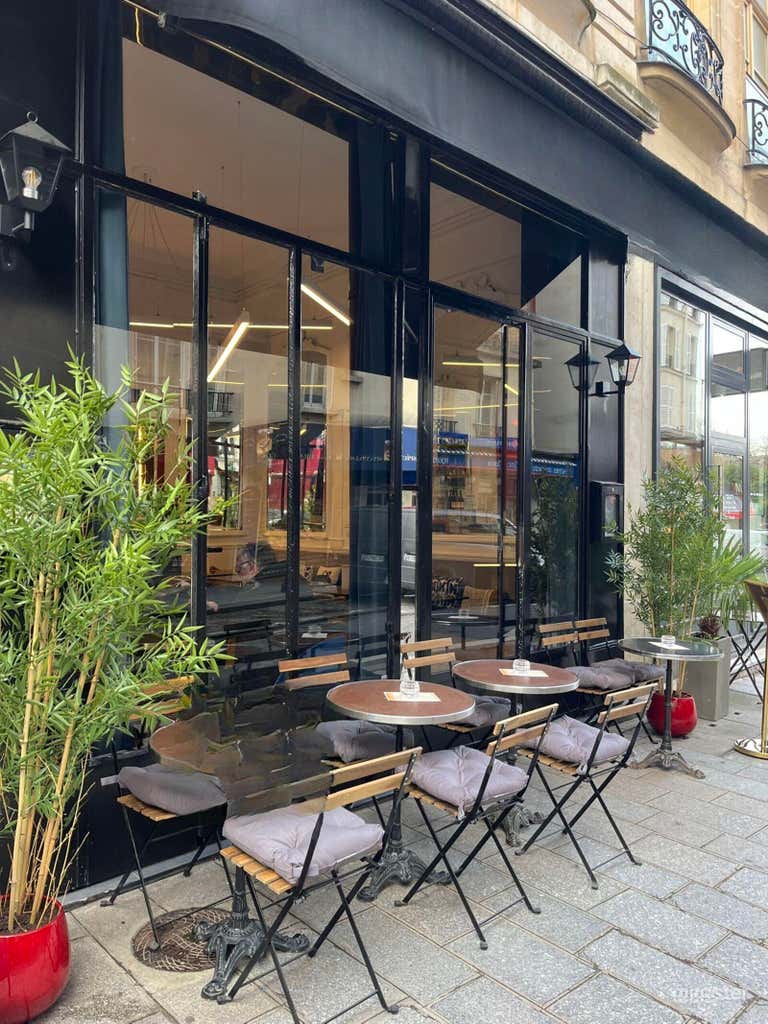 Authentisches französisches Restaurant mit gemütlicher Atmosphäre 