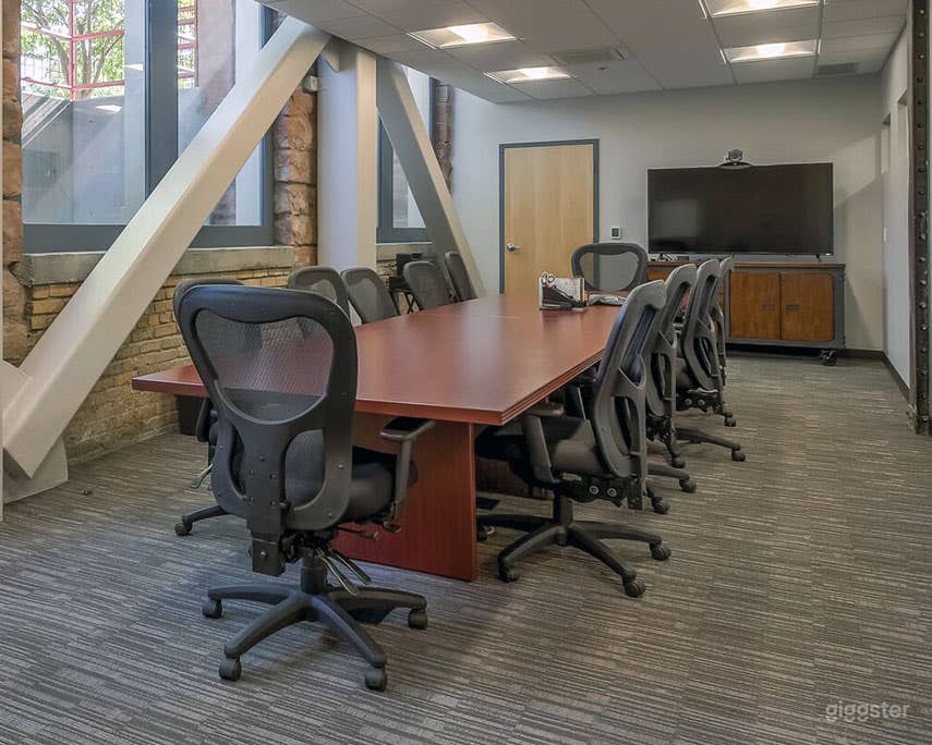 Conference Room for 26  Photo 2