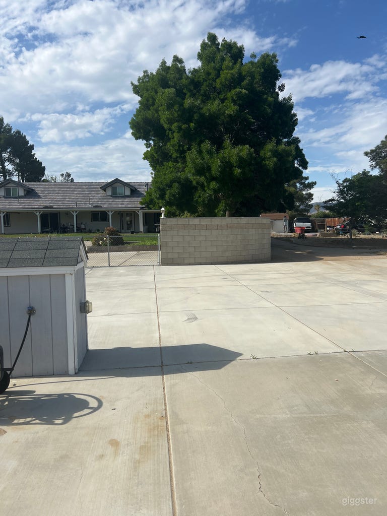  Single family home w Converted Loft 