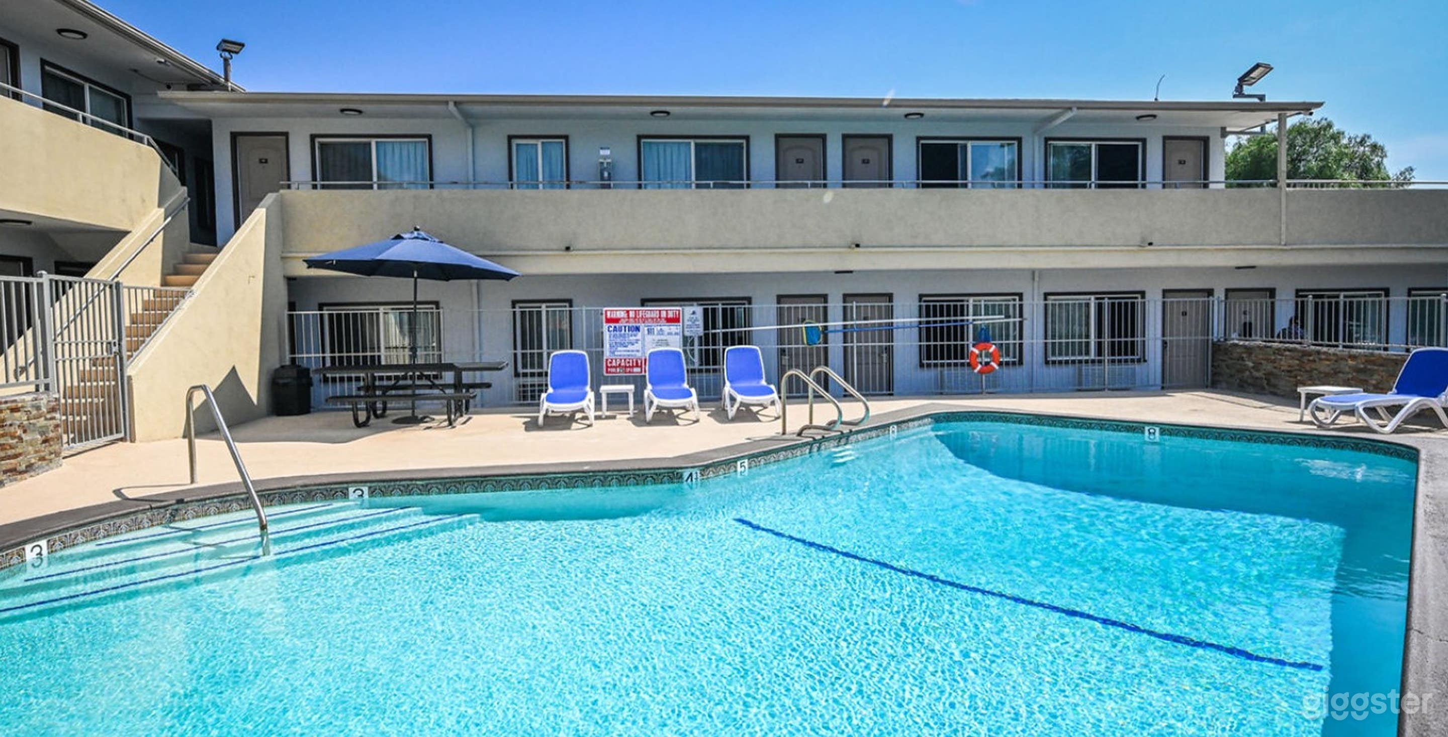 Exclusive Pool For Filming Photo 3