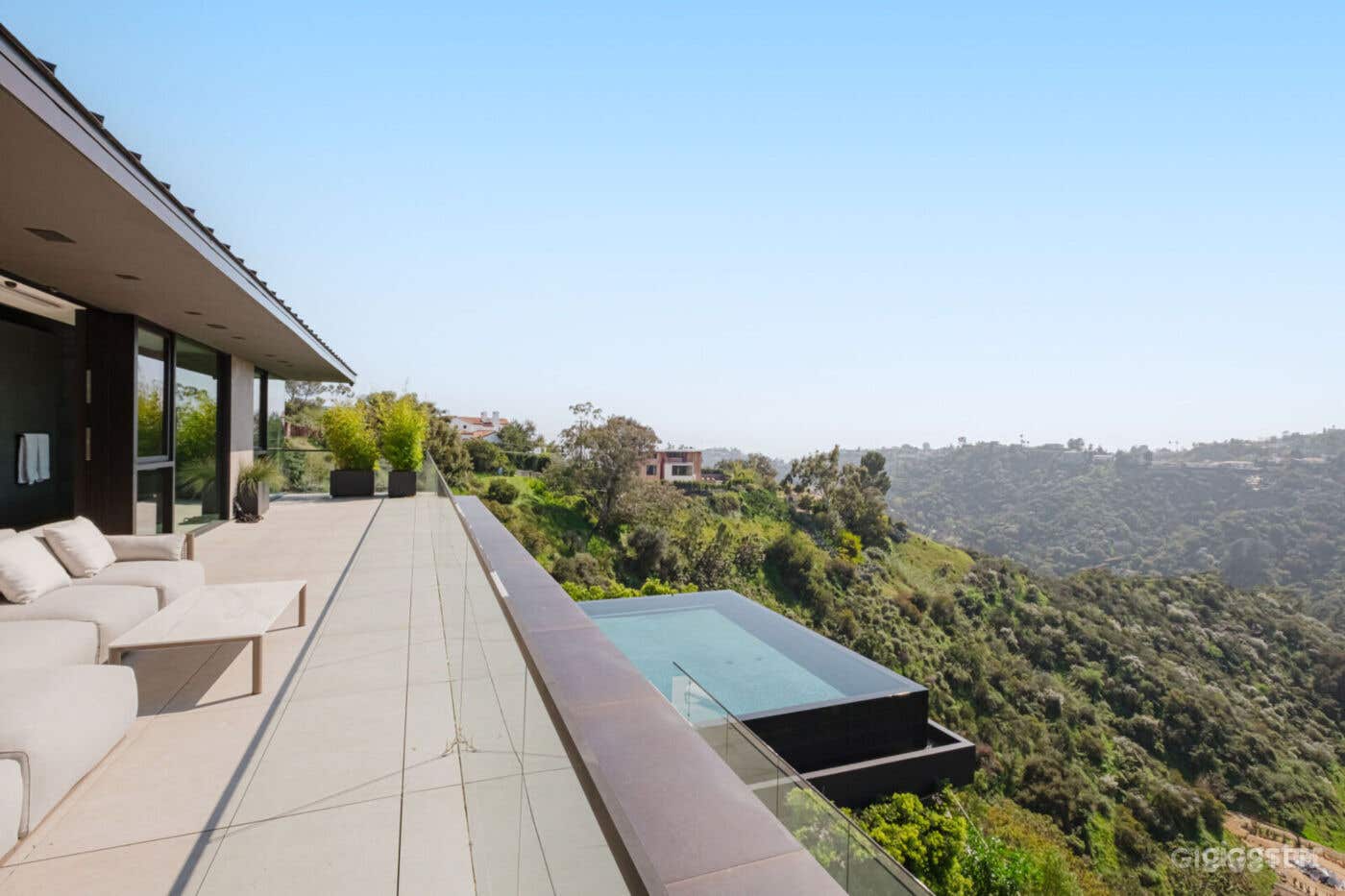 USHER VILLA ELEVATE IN STYLE: CHIC BEL AIR/POOL Photo 3