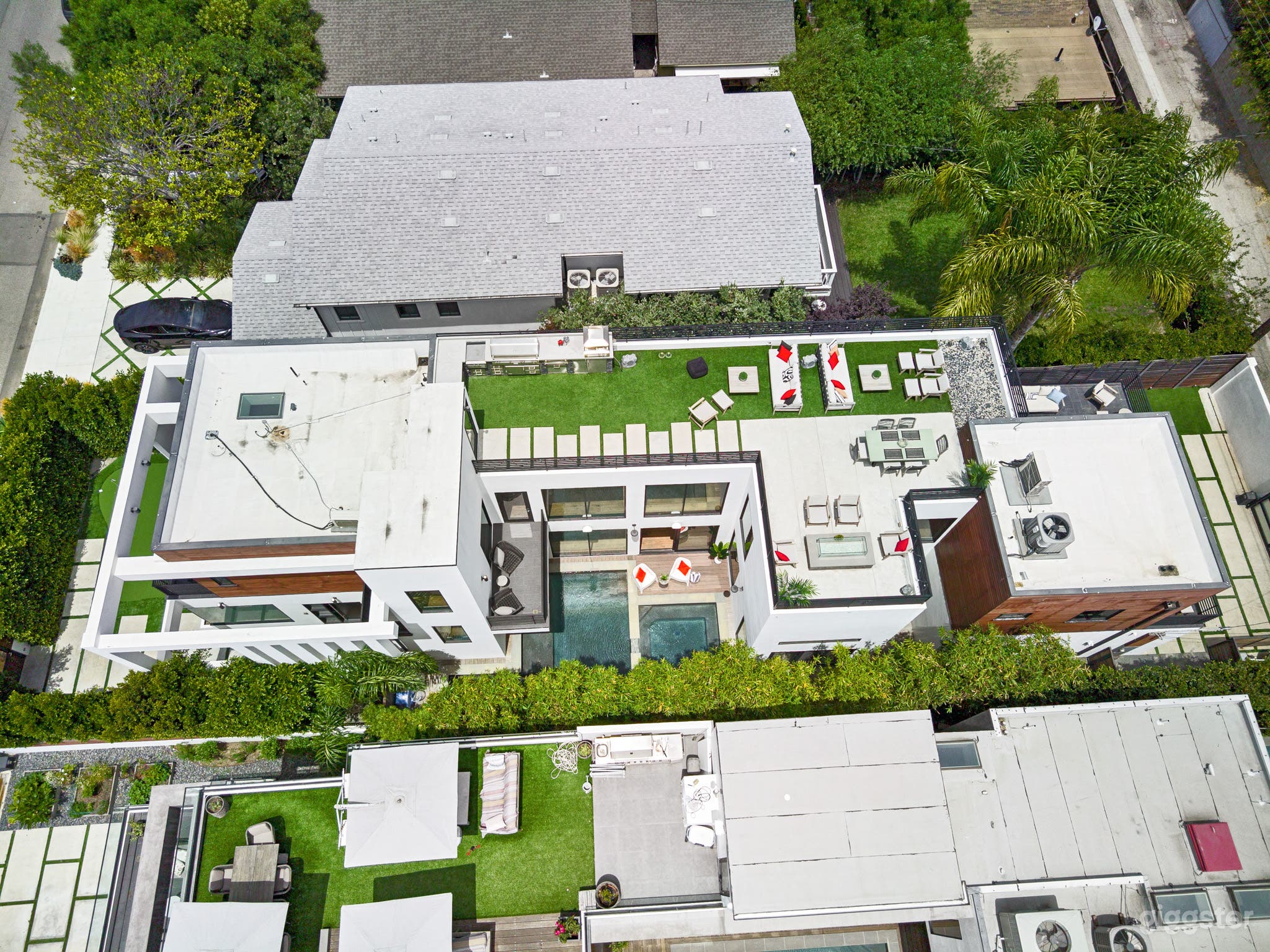 Modern 4brdm w/massive rooftop, pool/spa &amp; arcade Photo 2