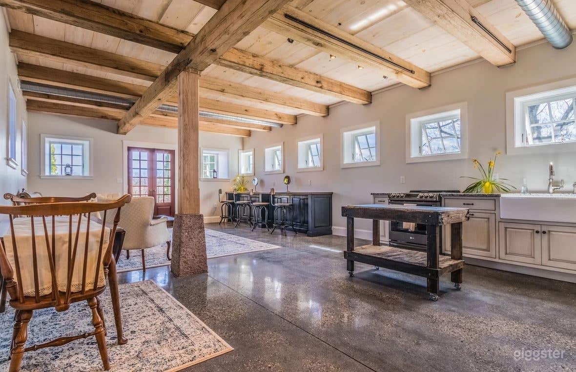 The Suite - Stunning and Incredibly Spacious Bridal Suite Photo 2