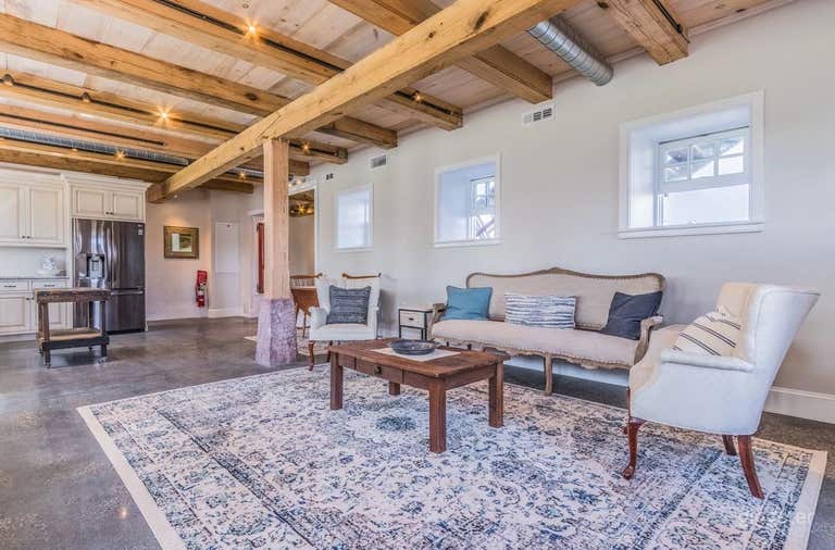  The Suite - Stunning and Incredibly Spacious Bridal Suite 