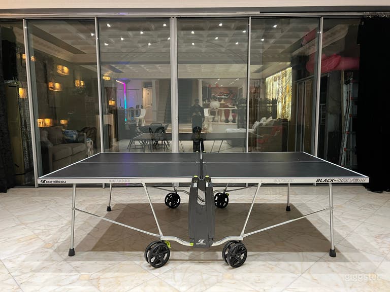  Luxurious 200m2 loft in central Paris with swimming pool 