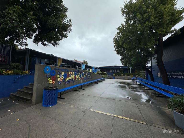  Huge modern private school 