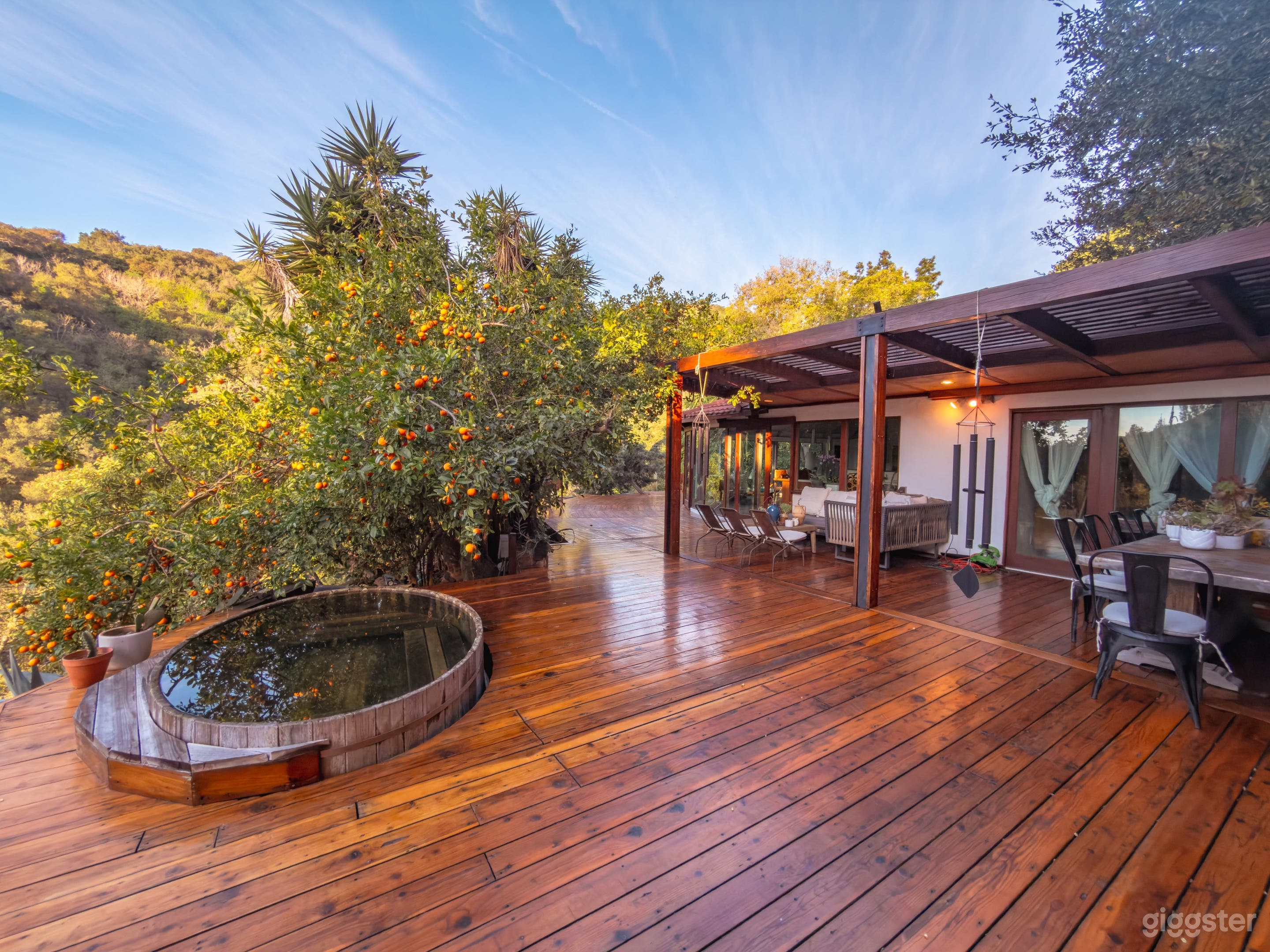 California Midcentury Treehouse 90210 Photo 3