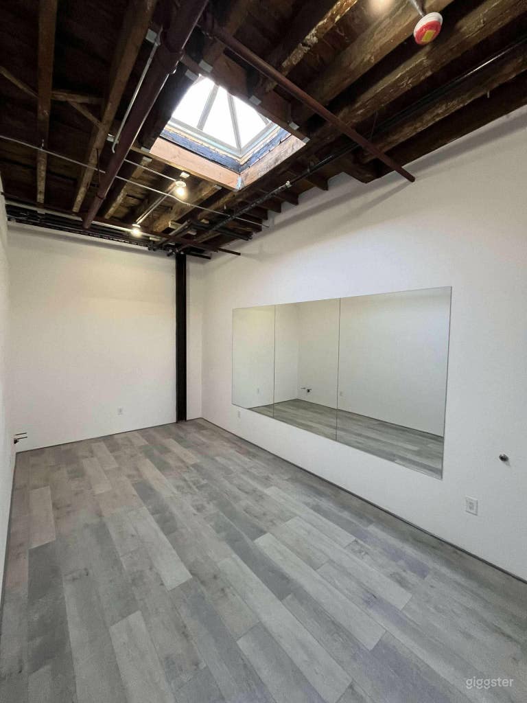  Room3 –Compact Dance Practice Studio with Easy Transit Acces 