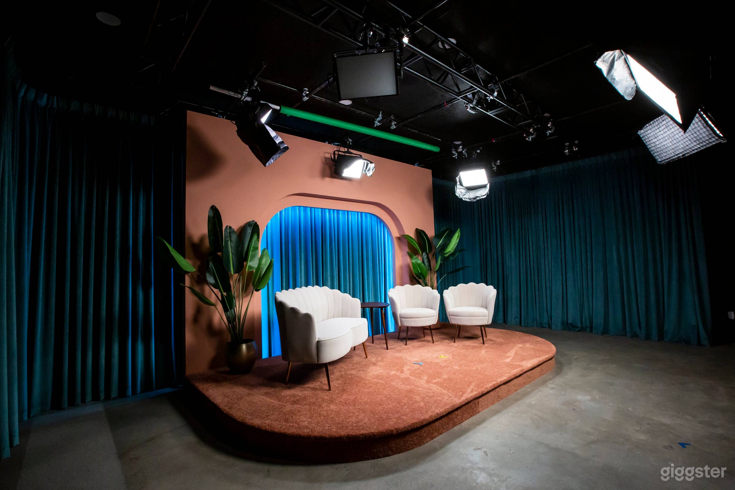 Professional Production Studio in Burbank Photo 2