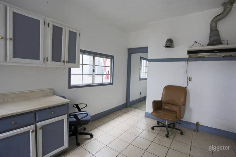  Downtown L.A. Stripped House 