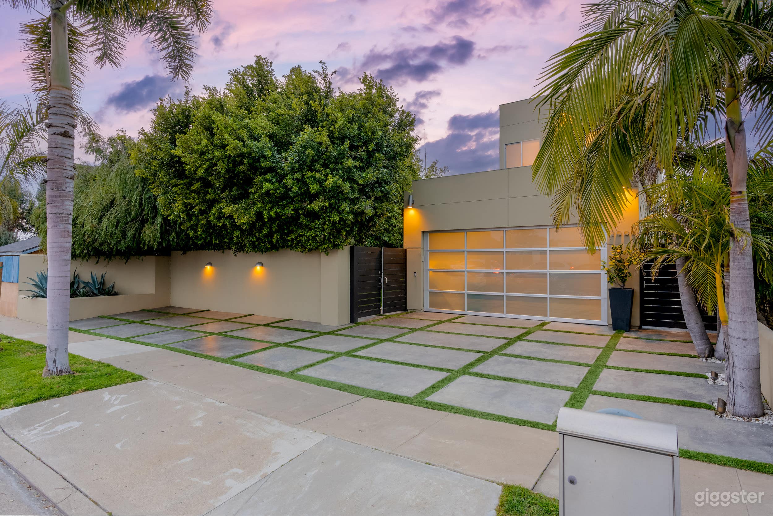 Driveway/Home Exterior