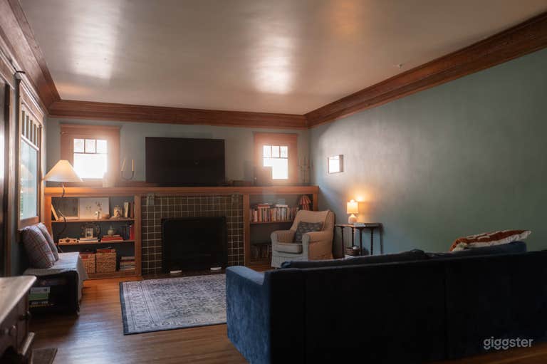  Classic Pasadena Craftsman House – Corner Lot with Backyard 